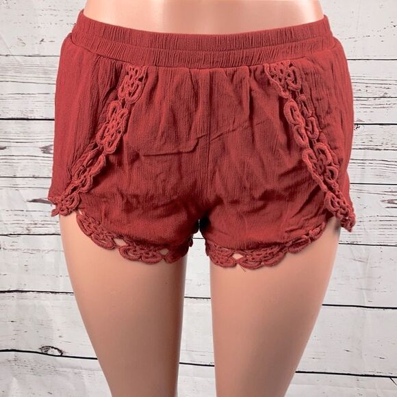 Forever 21 Lace Detailed Shorts - Picture 1 of 3